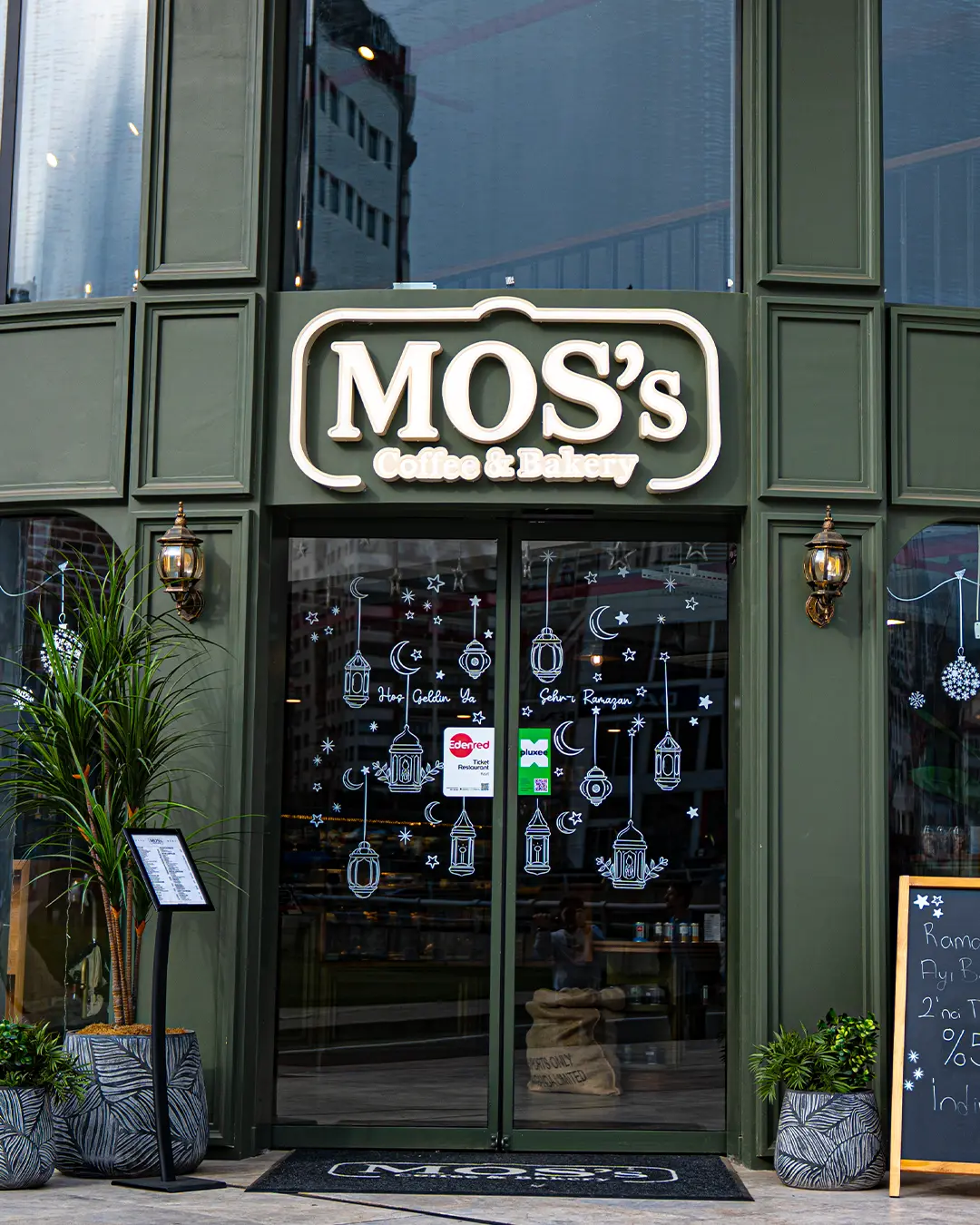 Mos's Coffee & Bakery Dış Mekan